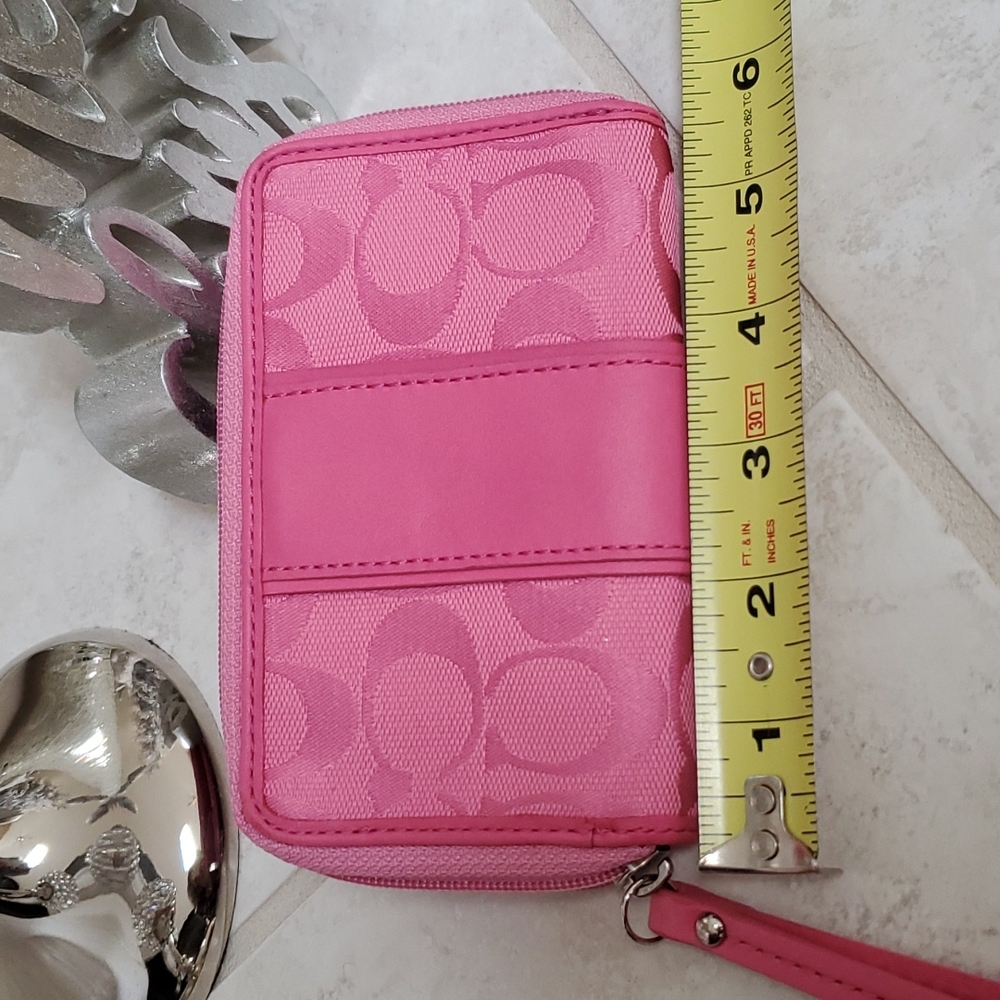 ππ COACH Pink Wrislet Wallet ππ - Picture 10 of 12